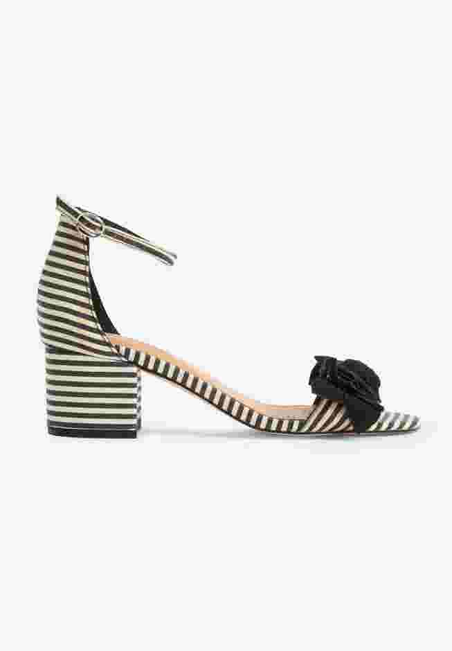 The Ona Sandal image number 3