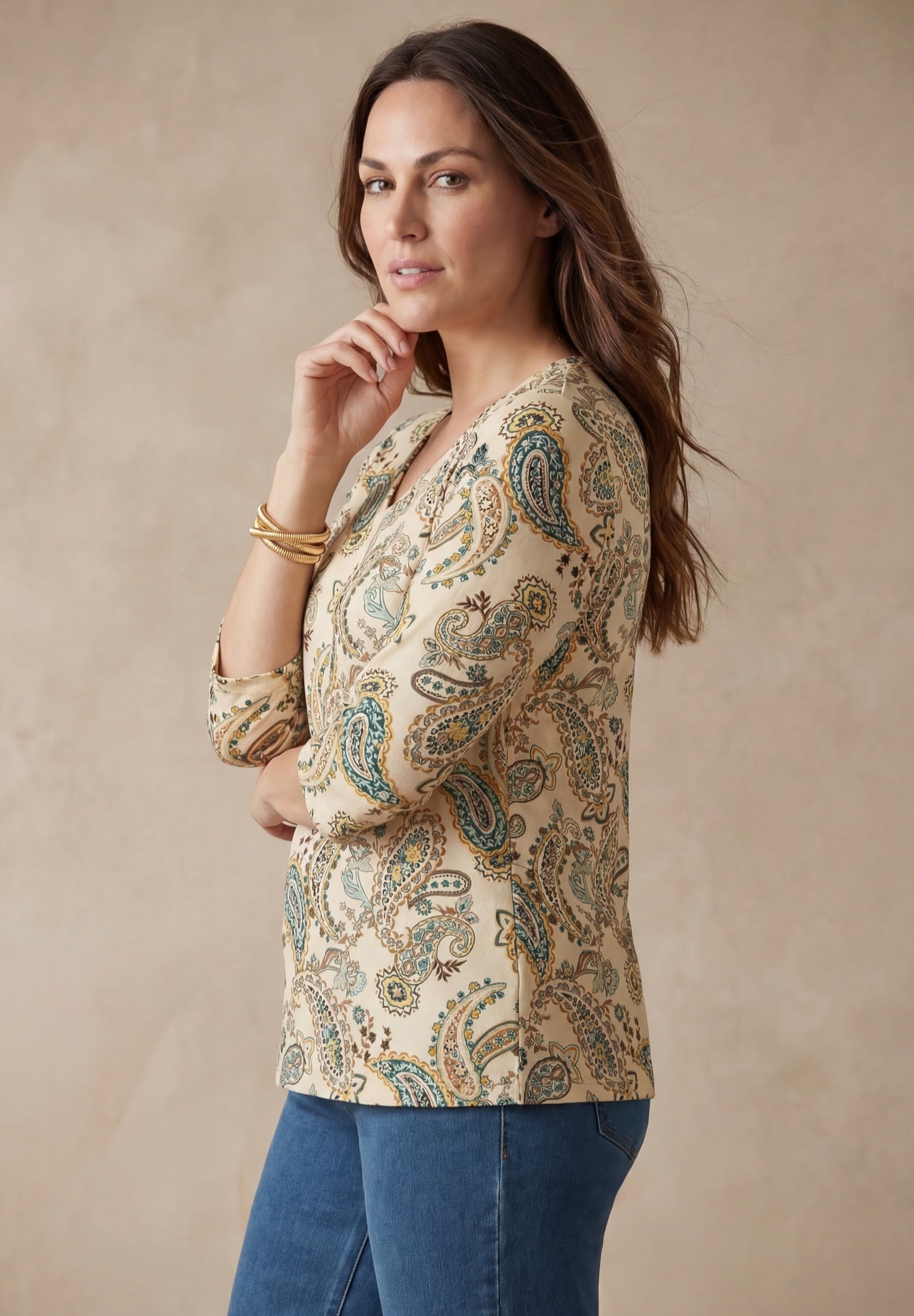 Stretch Cotton V-Neck Tee image number 2