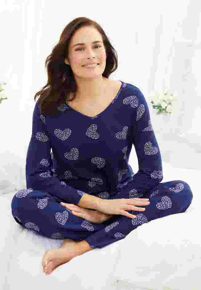 Avenue Body Three-Quarter Sleeve Pajama Set image number 4