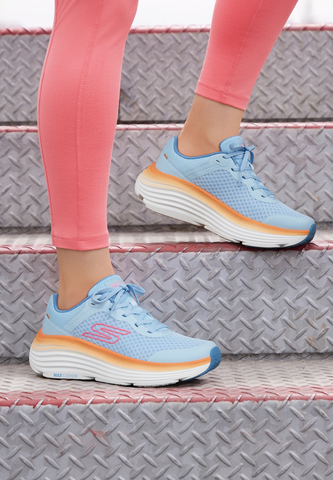 The Max Cushioning&trade; Endeavour Walking Shoe image number 1