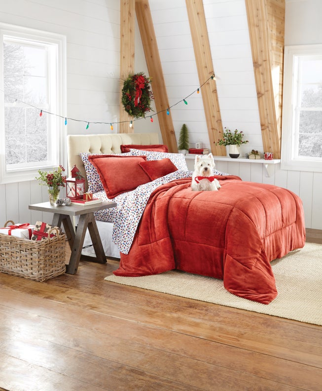 BH Studio Microfleece Comforter image number 4