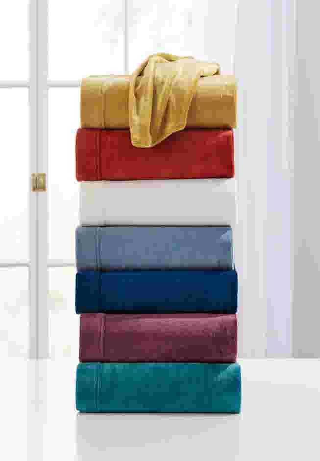BH Studio 4-Pc. Microfleece Sheet Set image number 1