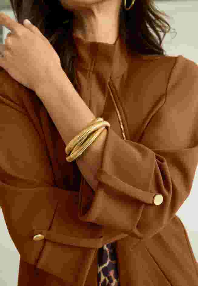 Knit Crepe Winged Collar Set image number 4