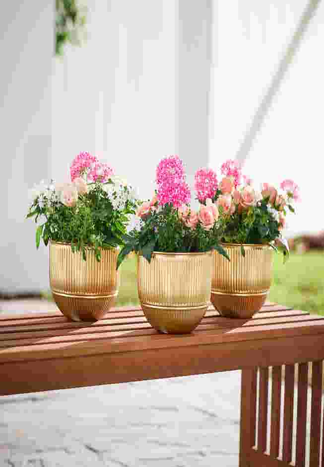 Set of 3 Ribbed Planters image number 0