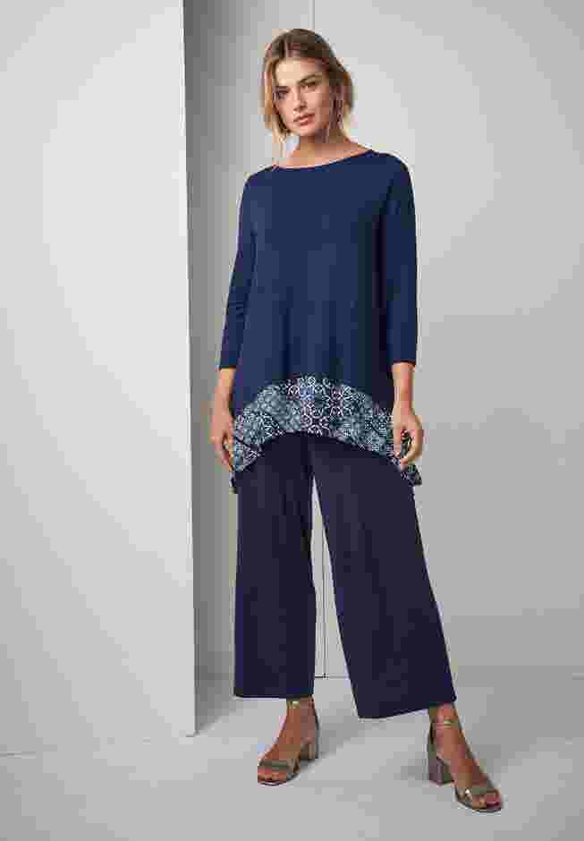 Stretch Sharkbite Tunic With Contrast Hem image number 0