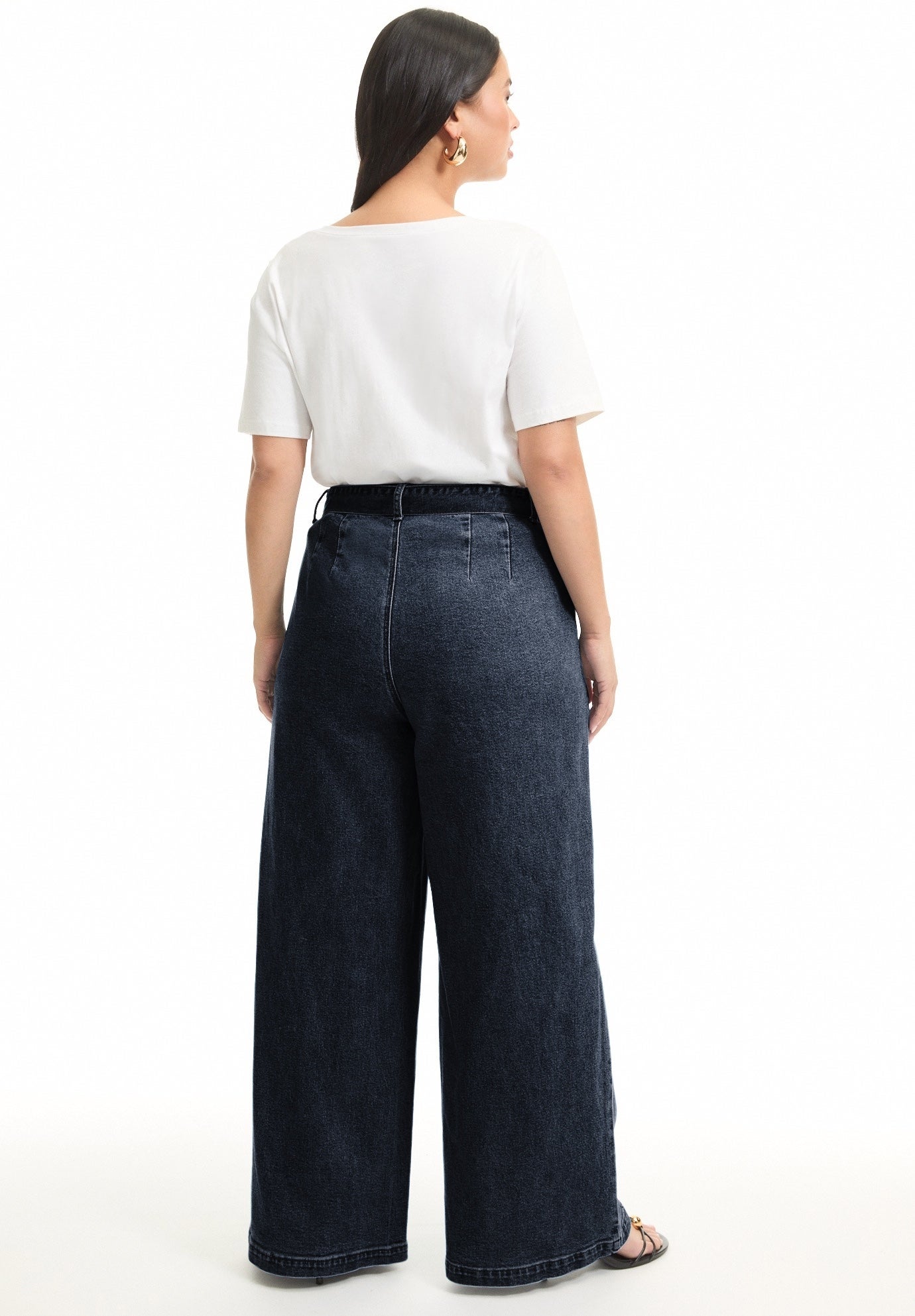Curvie Fit High-Waisted Wide-Leg Utility Jean image number 2