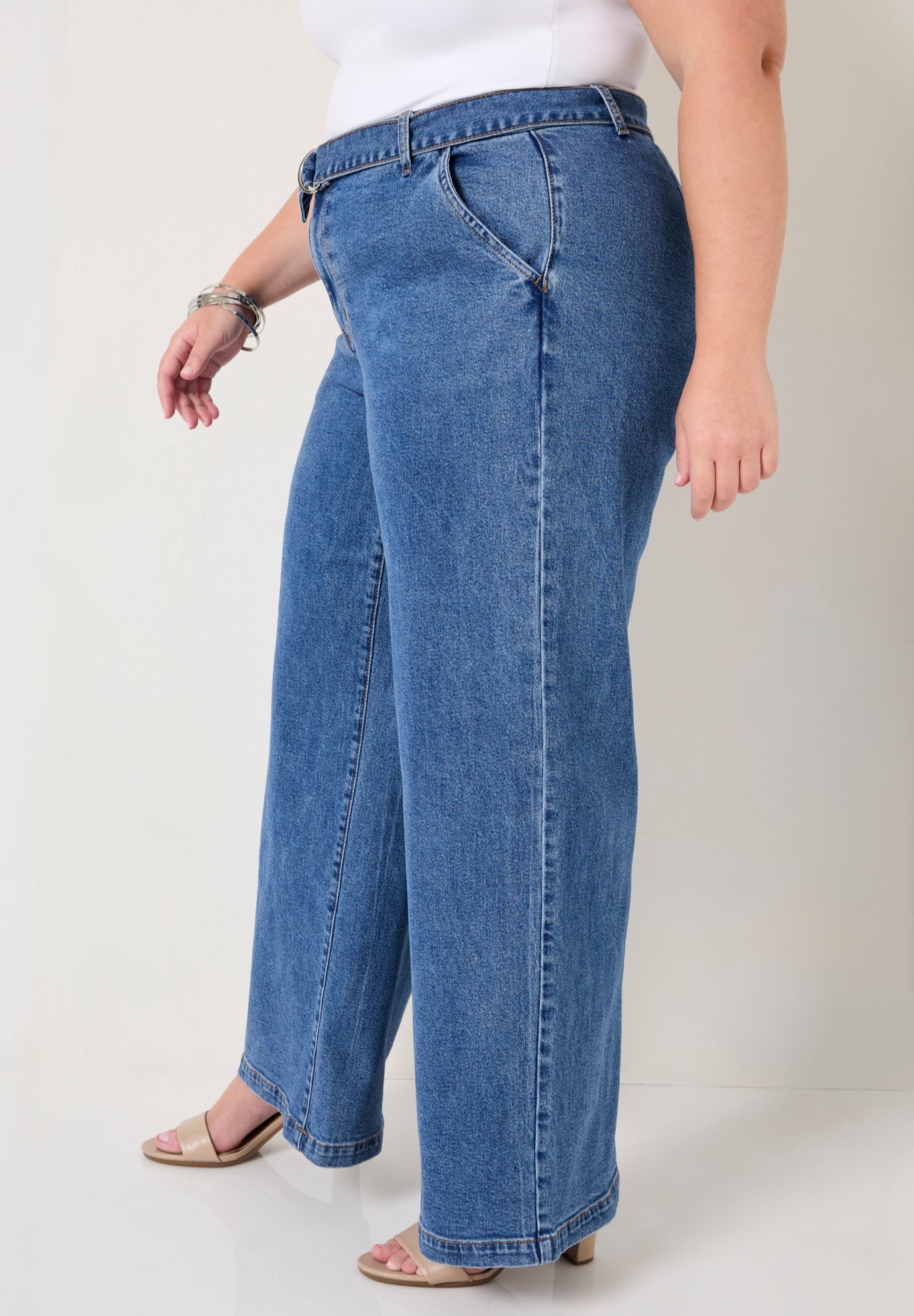 Curvie Fit High-Waisted Wide-Leg Utility Jean image number 2