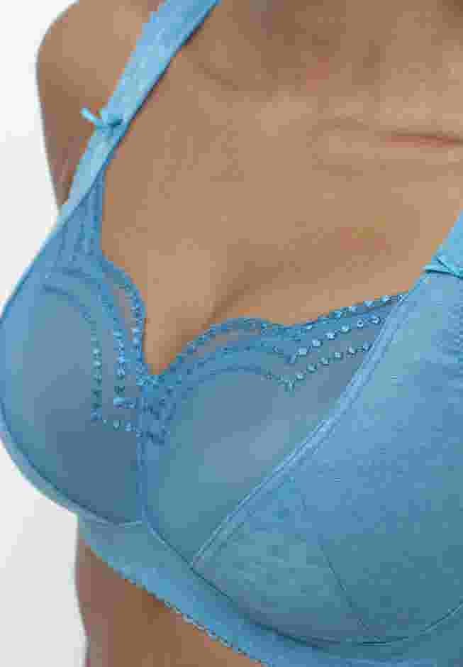 Comfort Choice® Wireless Gel Strap Bra image number 2