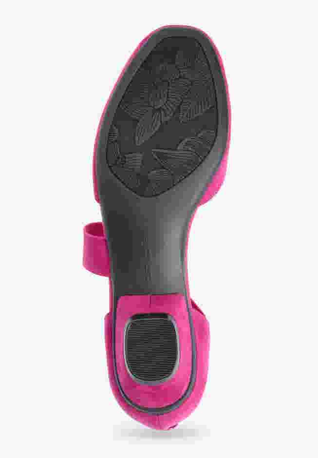 The Camilla Pump  image number 2