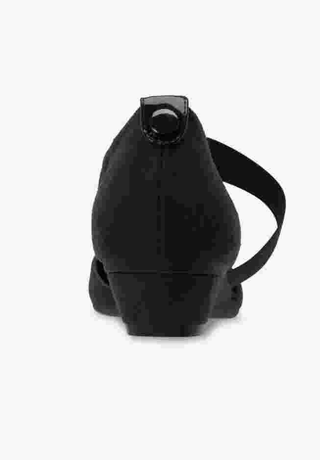 The Camilla Pump  image number 1