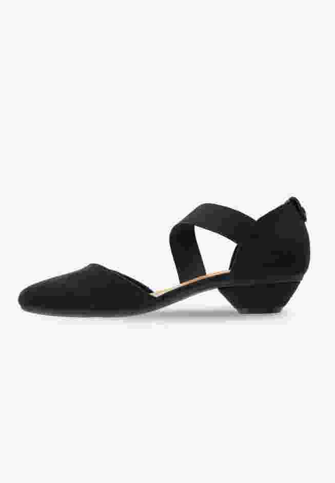 The Camilla Pump  image number 3