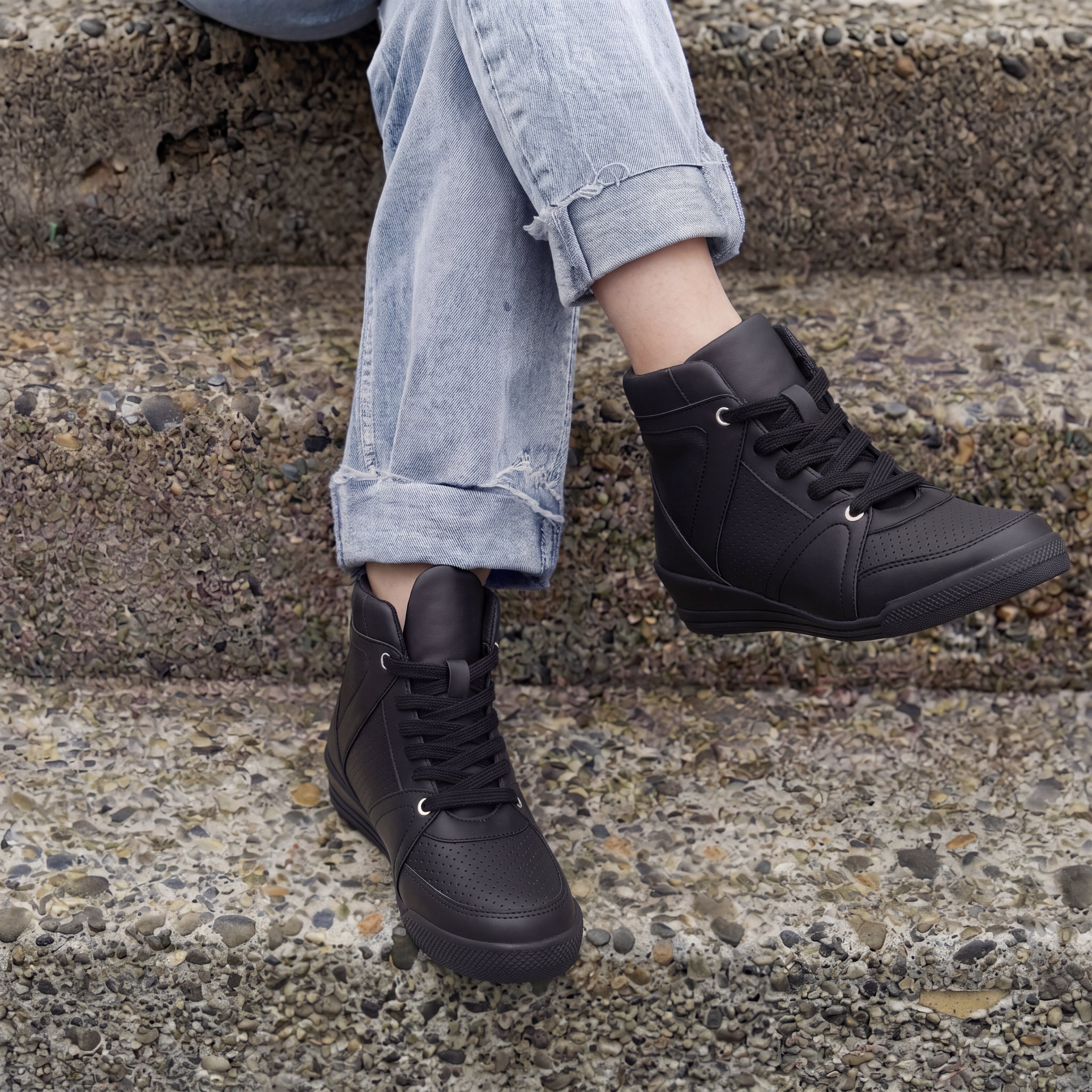 CV Sport Honey Sneaker image number 5