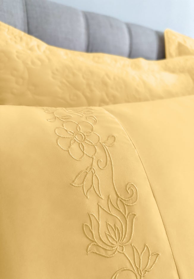 Anna Bedspread image number 3