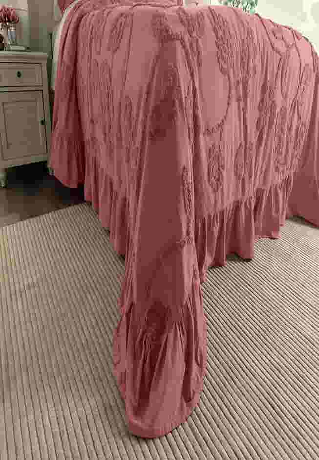 Garden Ruffle Bedspread Set image number 3