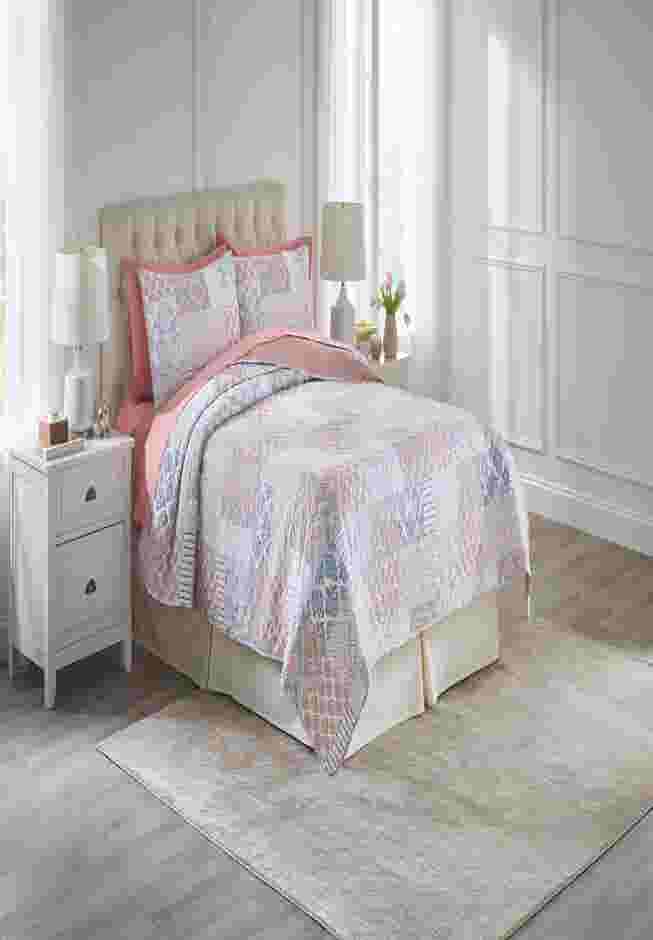 Geo Patchwork Quilt Set image number 0