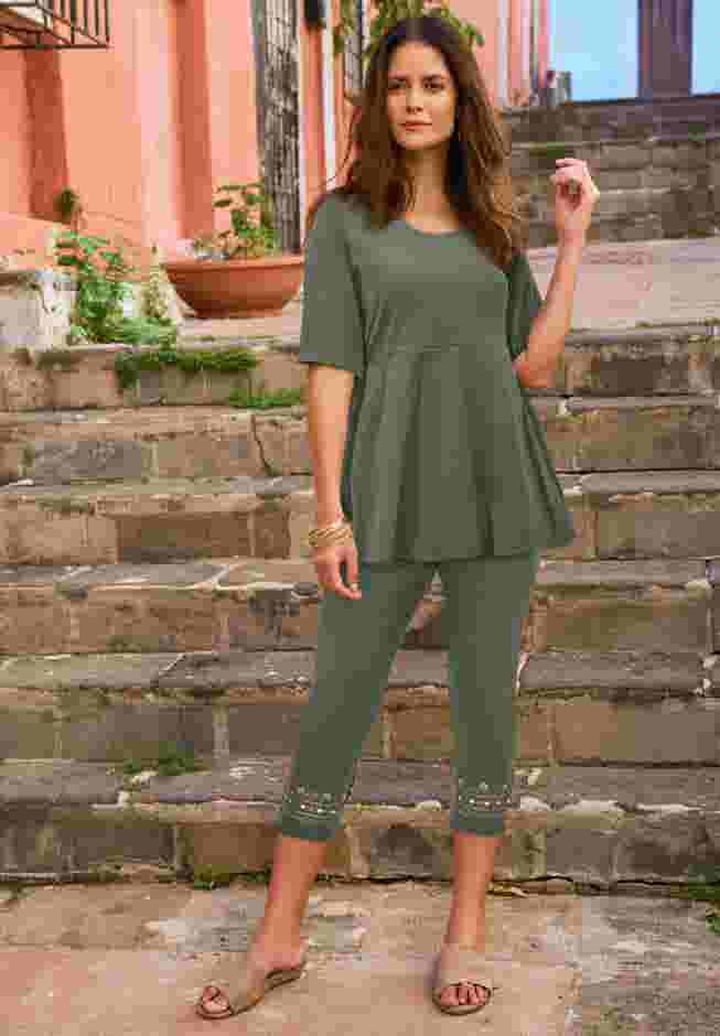 Everyday Stretch Cotton Capri Legging image number 1