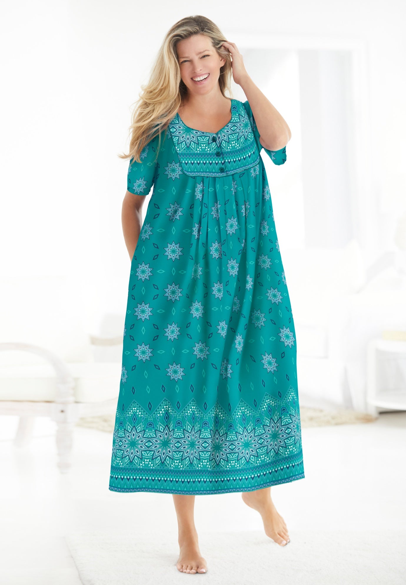 Bib Front Lounger image number 0