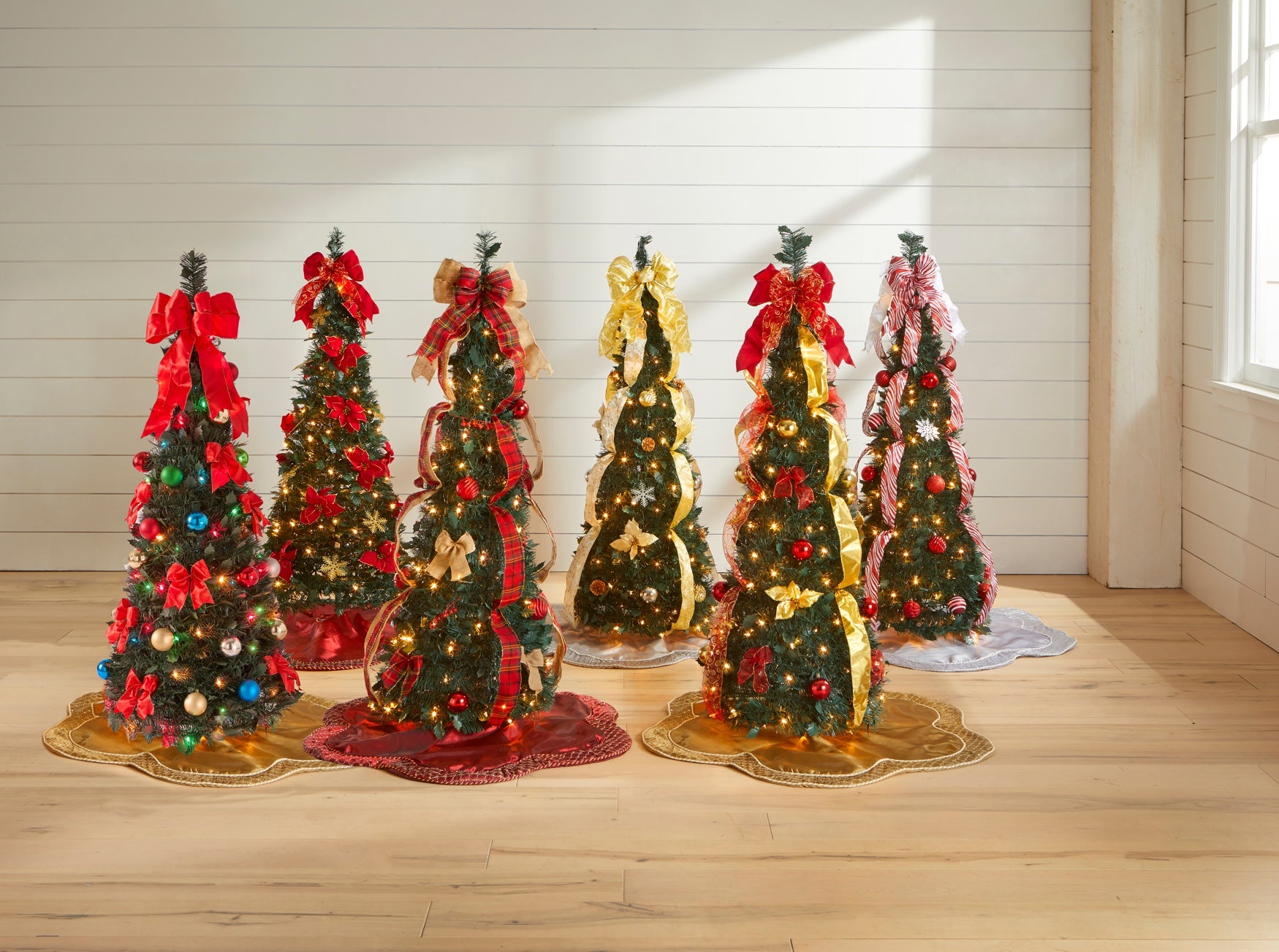 Fully Decorated Pre-Lit 4&frac12;' Pop-Up Christmas Tree image number 1