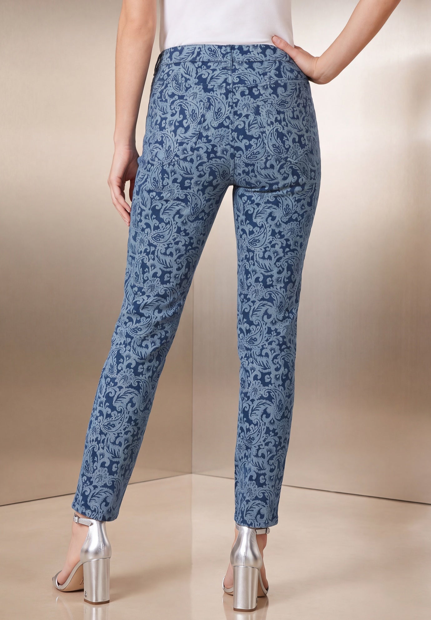 True Fit Stretch Denim Straight Leg Jean image number 1