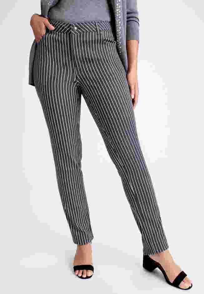 True Fit Stretch Denim Straight Leg Jean image number 0