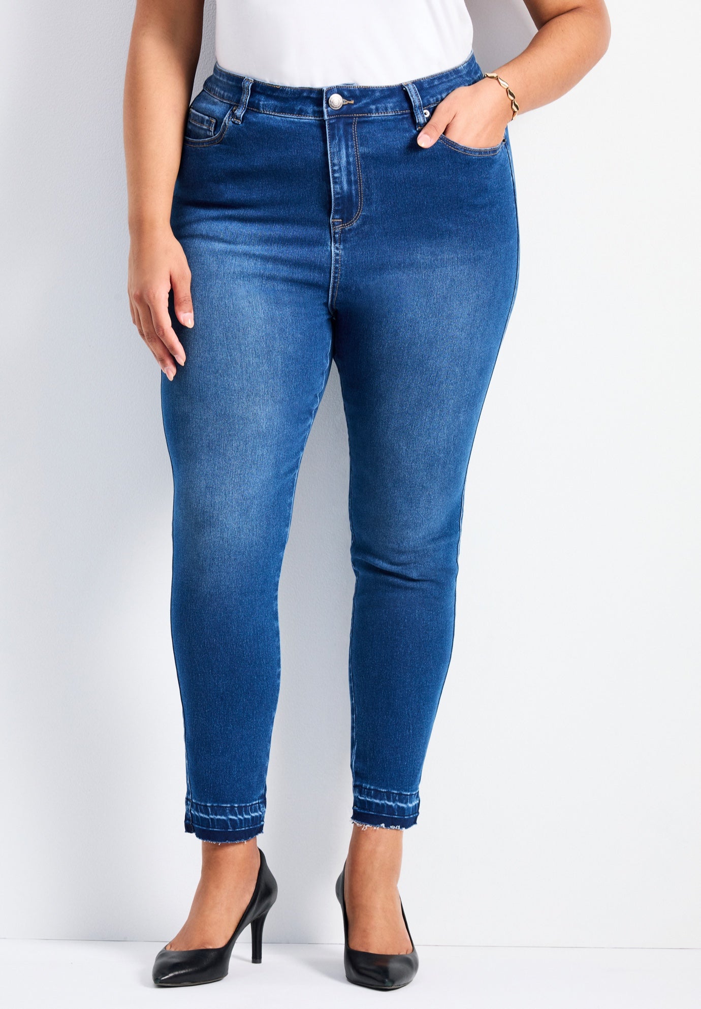 Butter Skinny Frayed Hem Jean image number 0