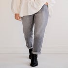 Boyfriend Jeans image number null