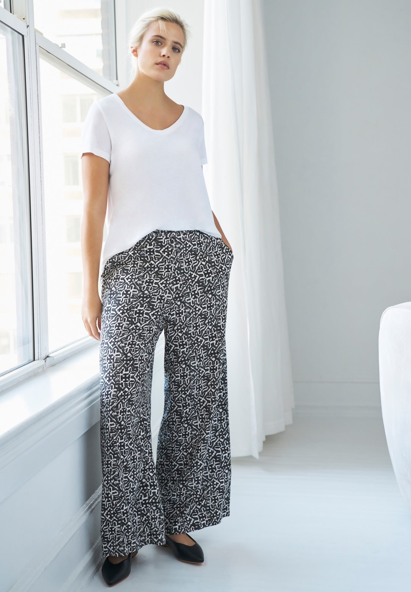 Wide-Leg Soft Pants with Back Elastic image number 0