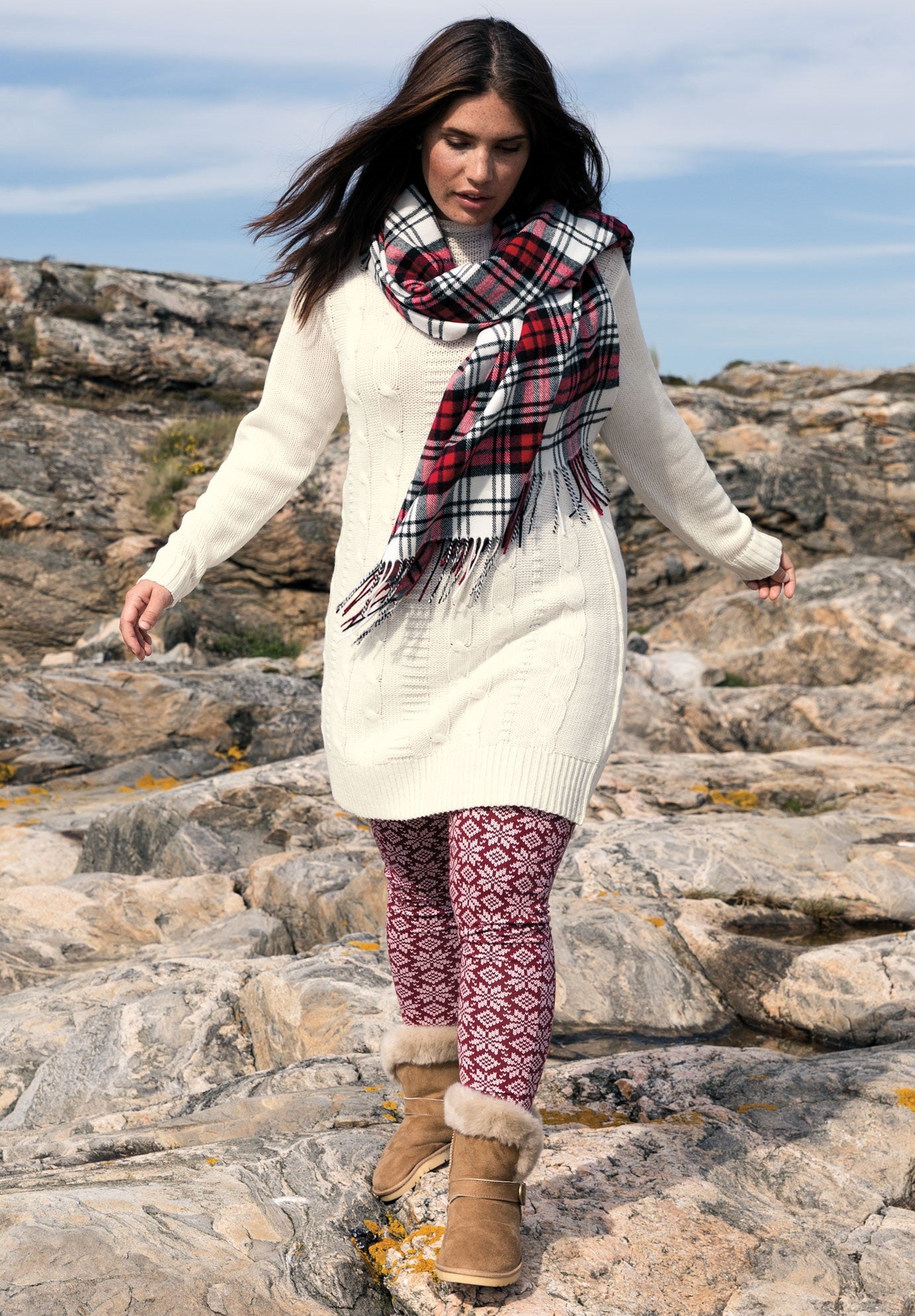 KEYHOLE A-LINE T-SHIRT DRESS image number 3