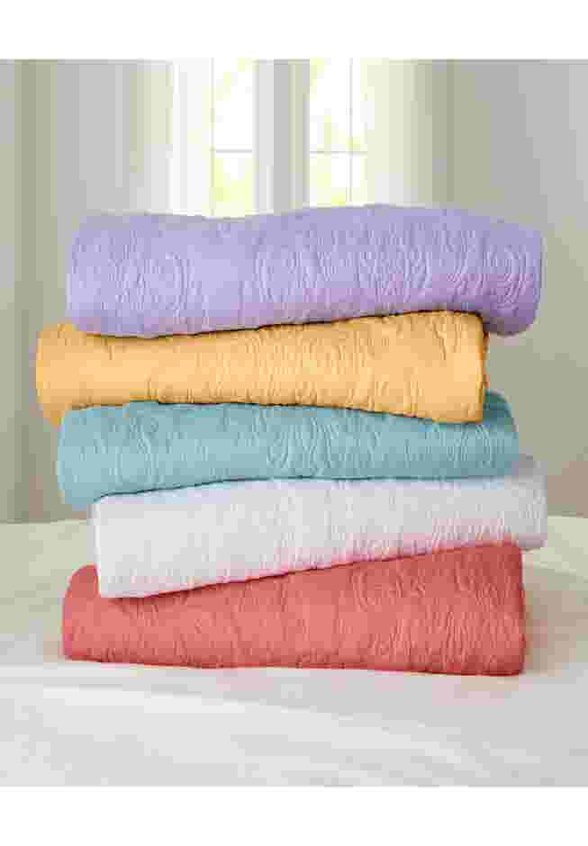 Comfort Cloud Bedspread image number 2