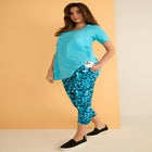 Soft Sculpt Side-Pocket Capri Legging image number null