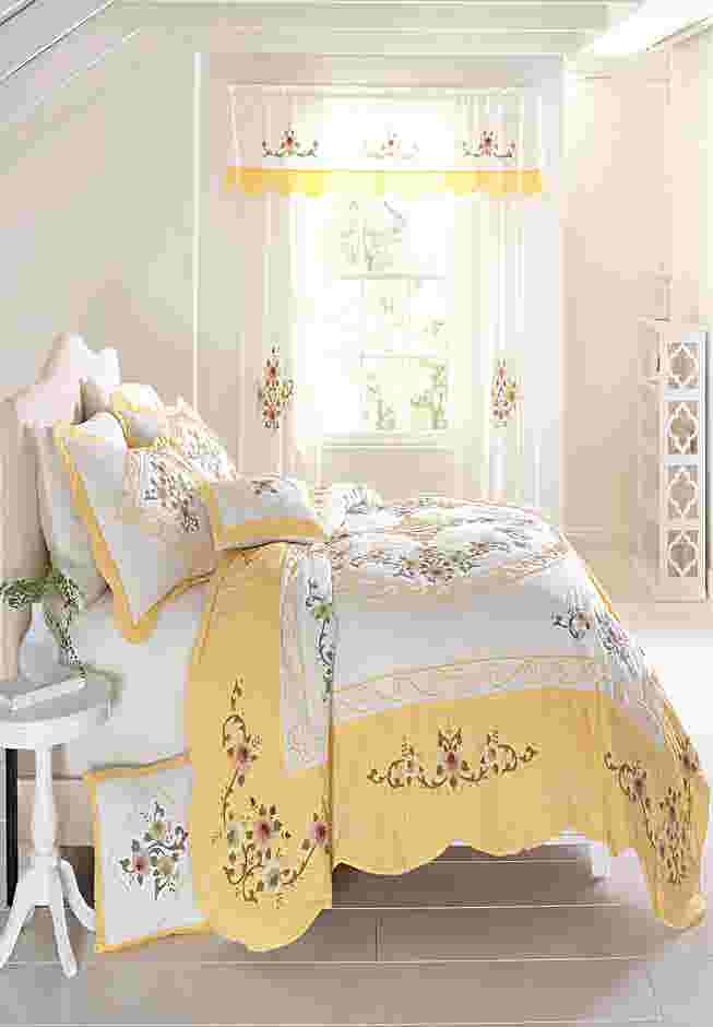 Ava Oversized Embroidered Cotton Quilt image number 0
