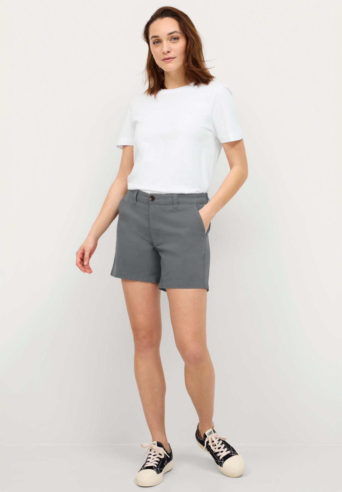 Mid-Rise Stretch Cotton 2-Pocket Chino Shorts image number 0