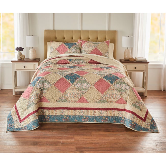 Patchwork Ruffle Bedspread image number null