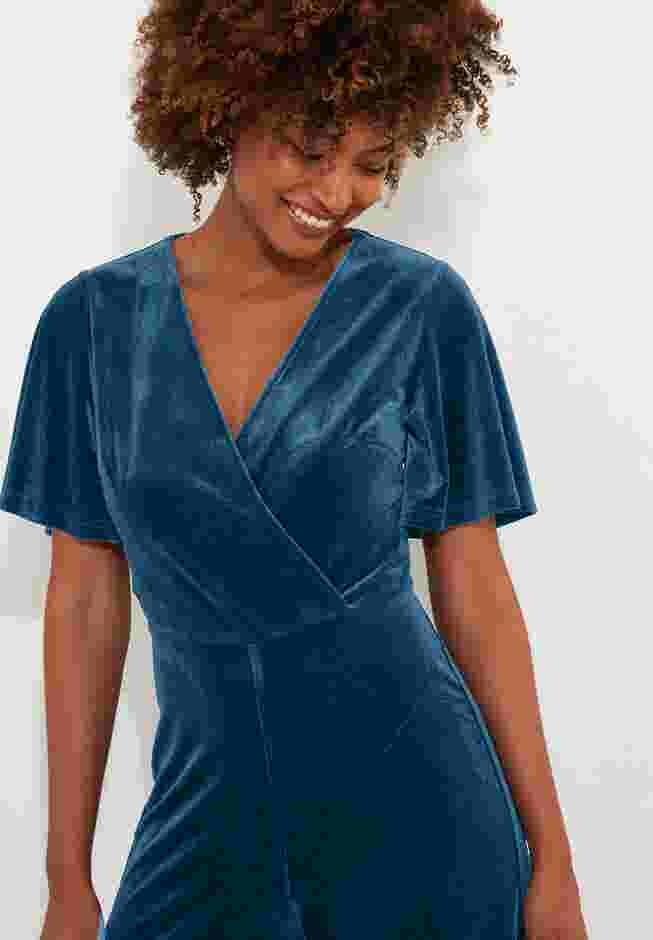 Flutter Sleeve Velvet Jumpsuit image number 3