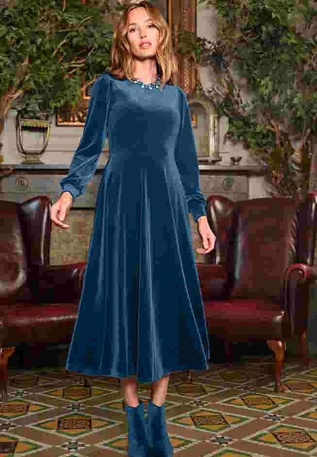 Crew Neck Velvet Midi Dress image number 3