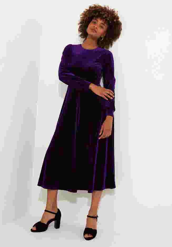 Crew Neck Velvet Midi Dress image number 2