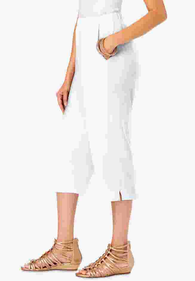 Plus Size Soft Knit Pull-On Capri Pant image number 2