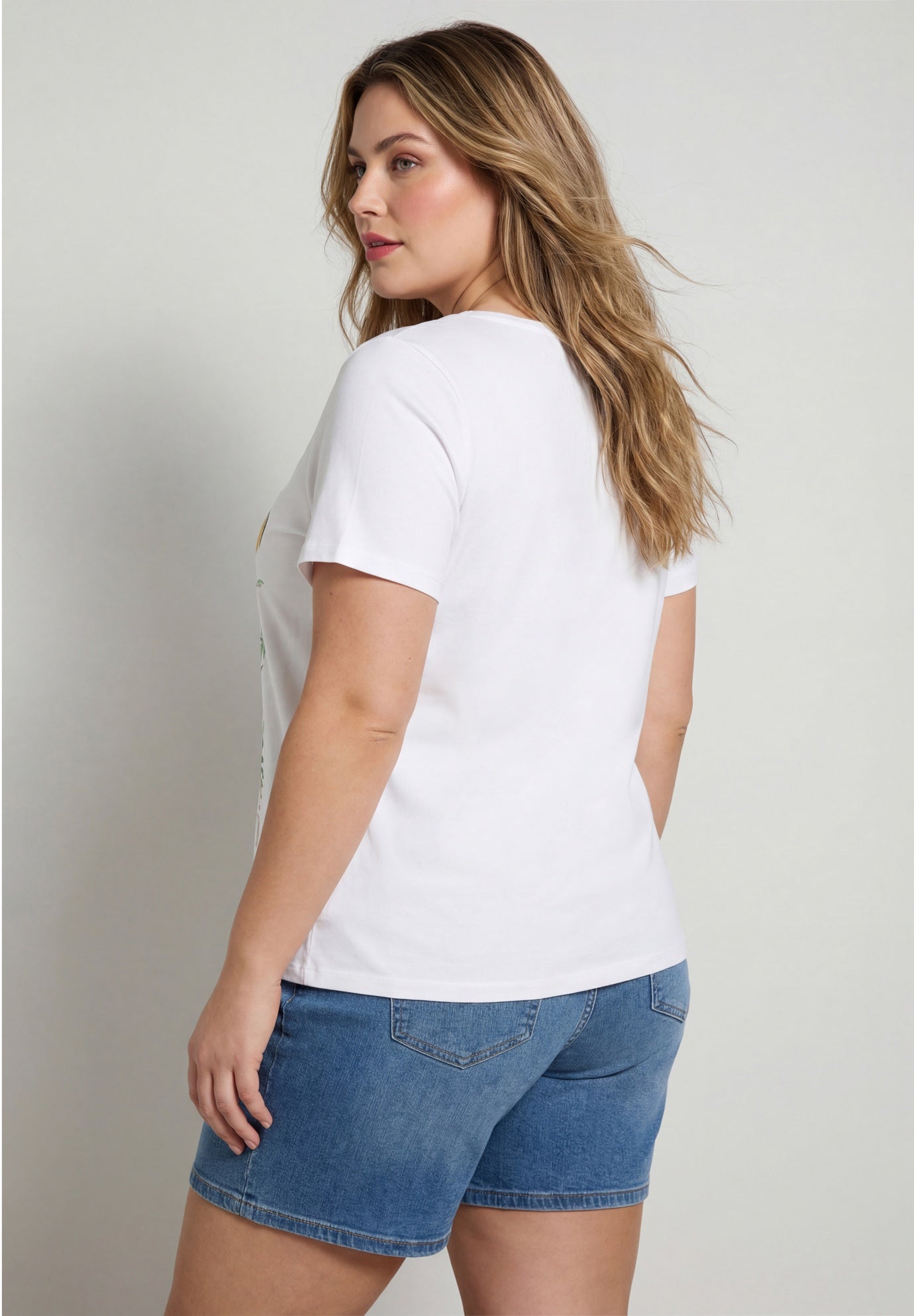 Scoop Neck Graphic Tee image number 1
