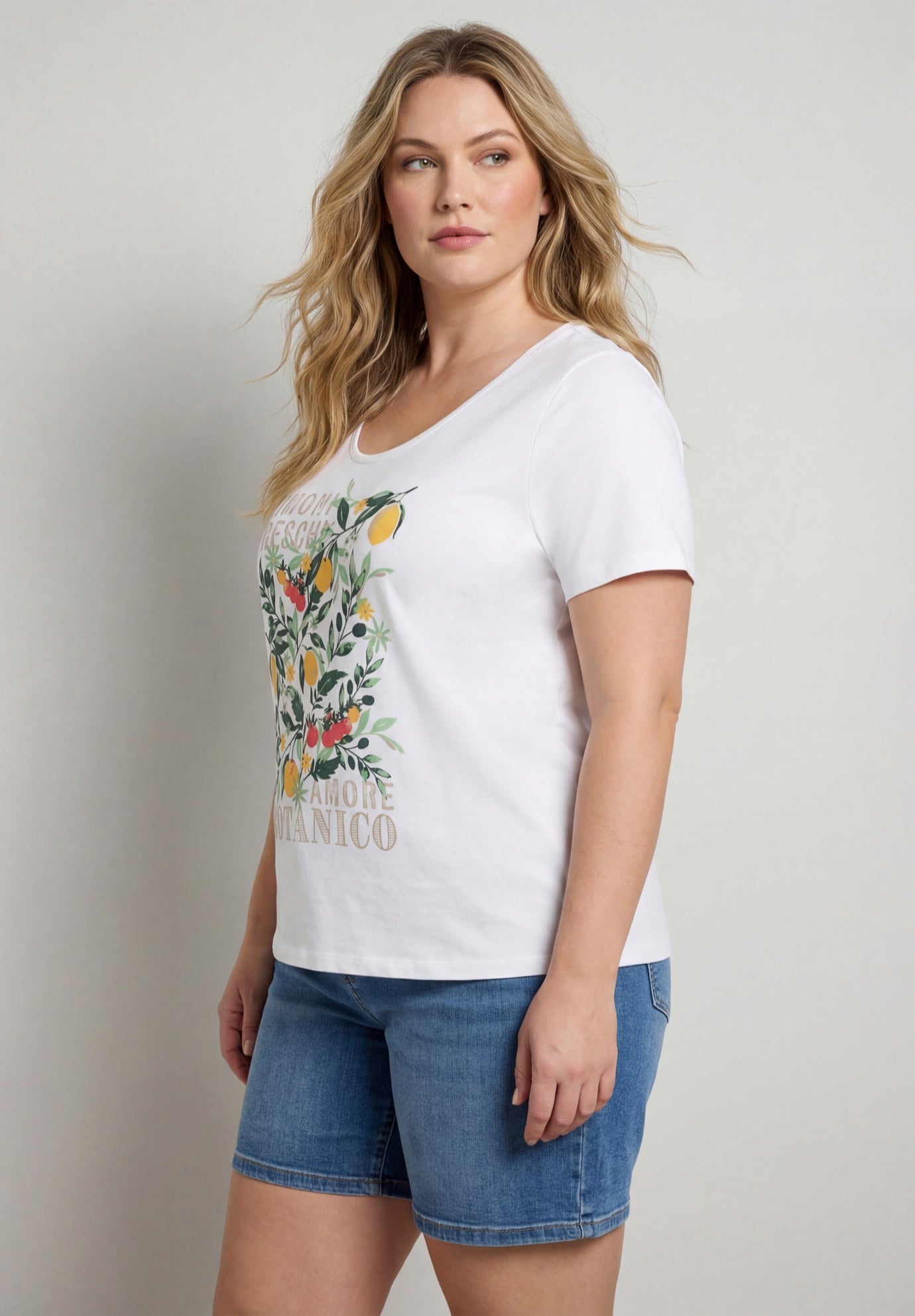 Scoop Neck Graphic Tee image number 2