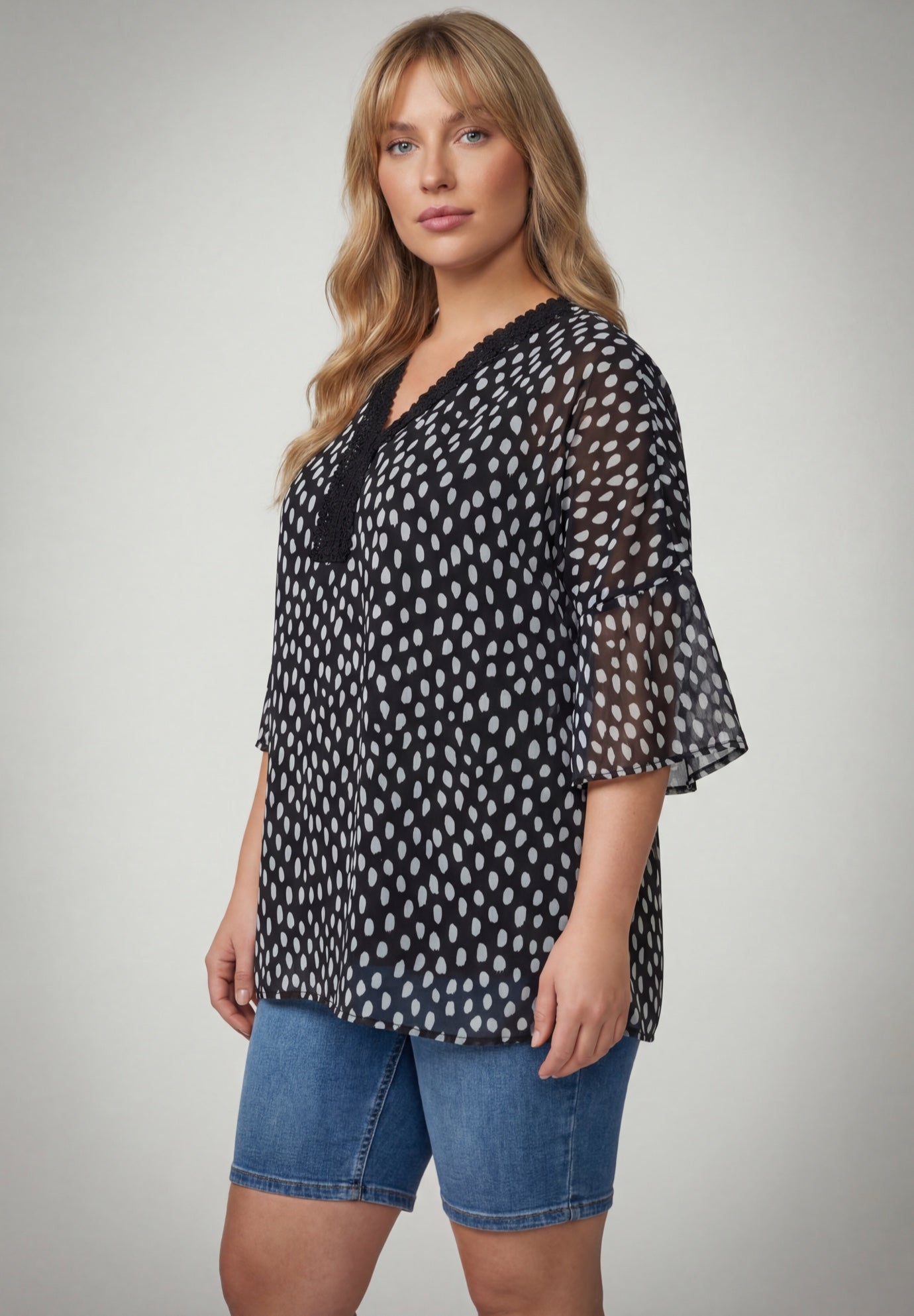 Crochet Trim Caftan Top image number 2