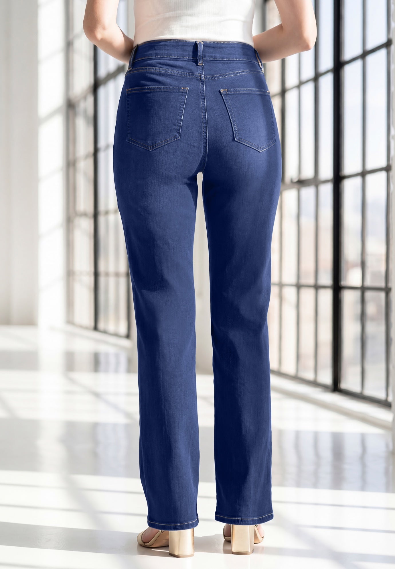 Plus Size 360&ordm; Stretch 5-Pocket Straight-Leg Pull-On Jean image number 1