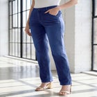 Plus Size 360&ordm; Stretch 5-Pocket Straight-Leg Pull-On Jean image number null
