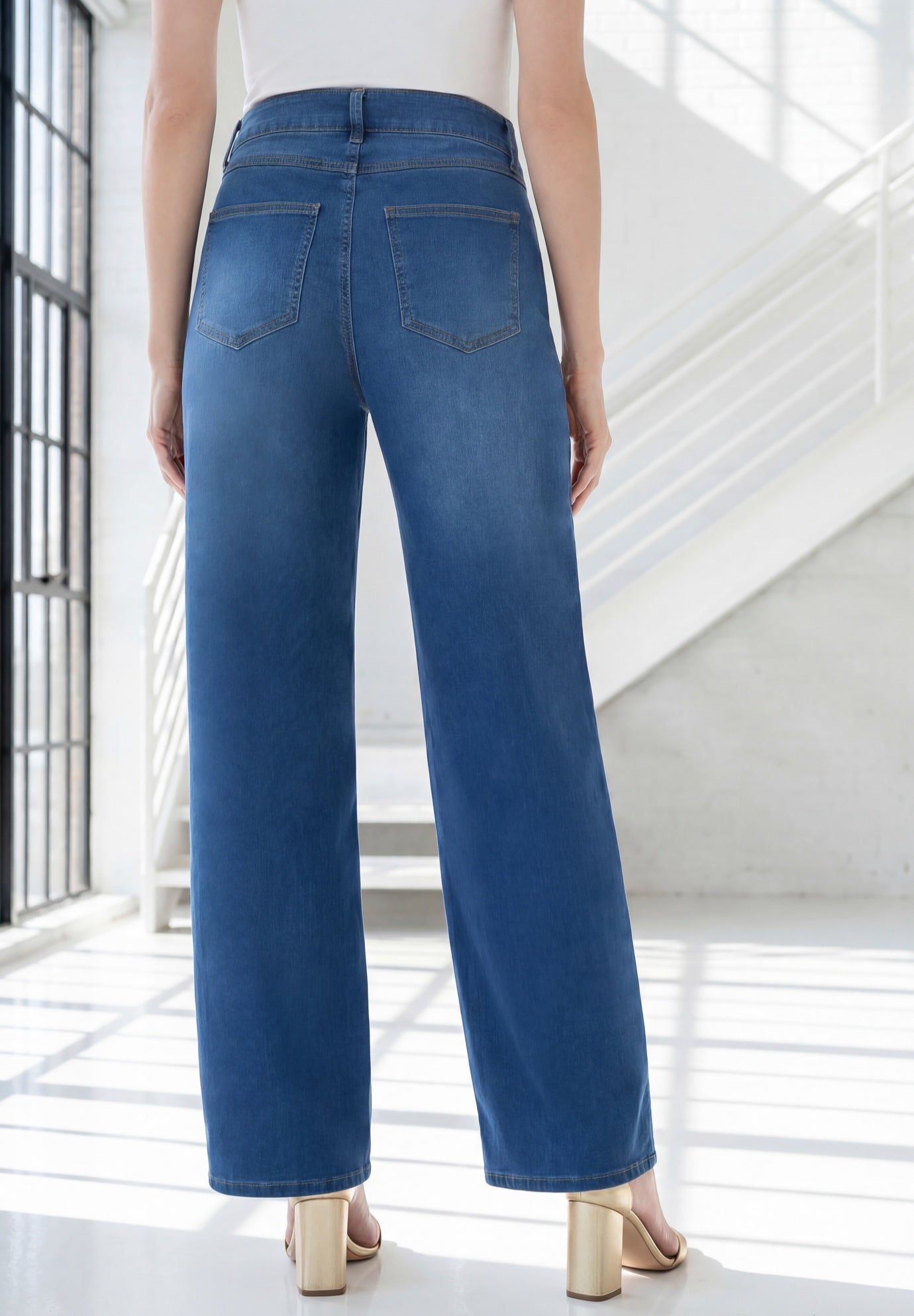 Plus Size 360&ordm; Stretch 5-Pocket Wide-Leg Pull-On Jean image number 1