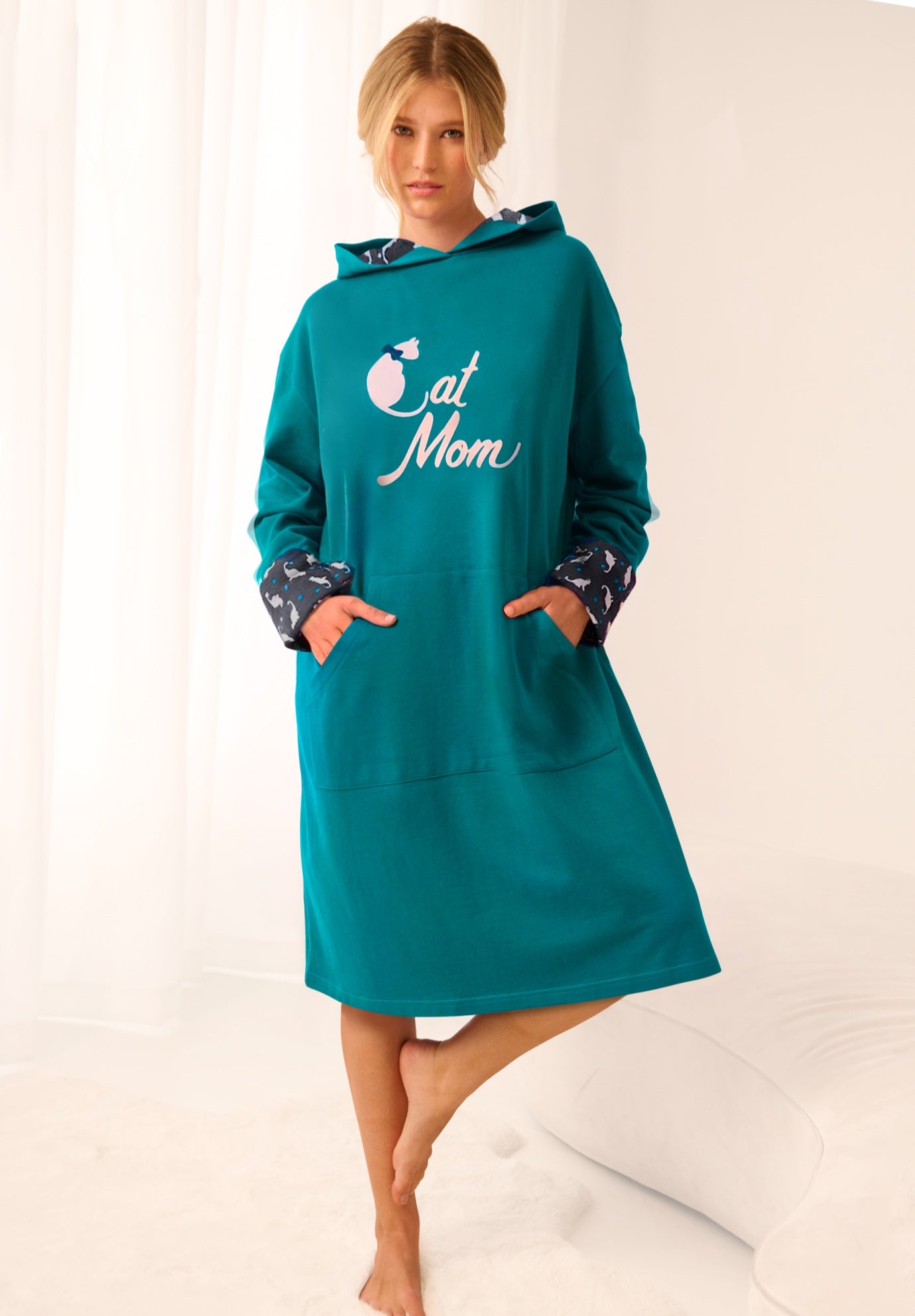 Dreams & Co.&reg; Graphic Snuggzy image number 0