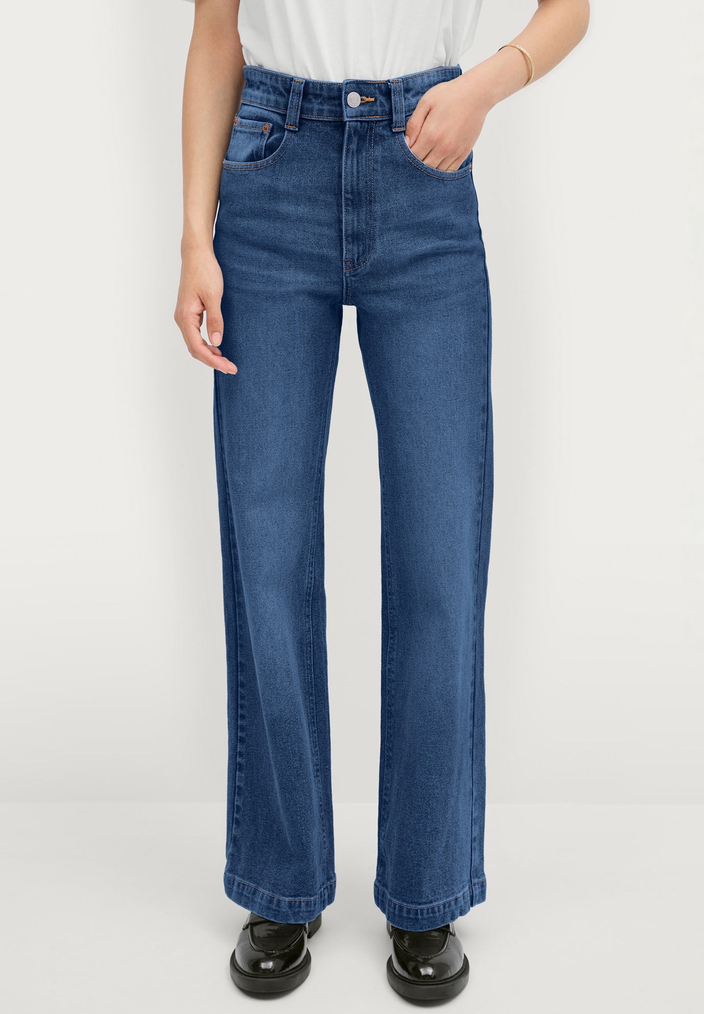 High-rise Stretch Flare Leg Jeans image number 0