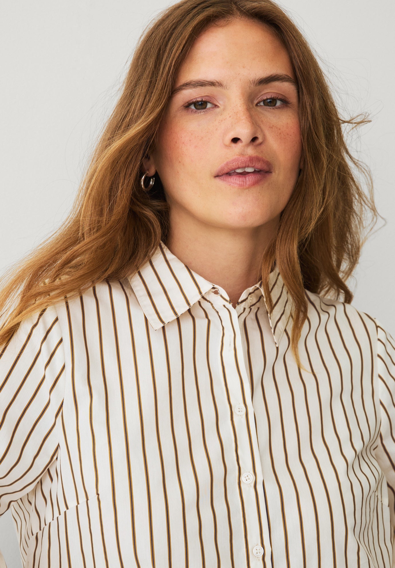 Button-Front Three-Quarter Puff Sleeve Shirt image number 2