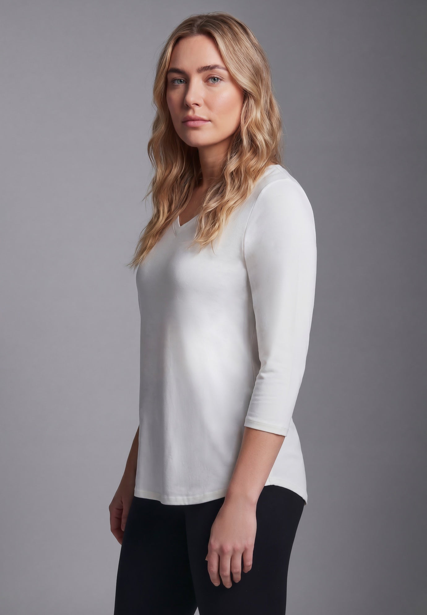 Signature 3/4 Sleeve V-Neck Tee image number 2