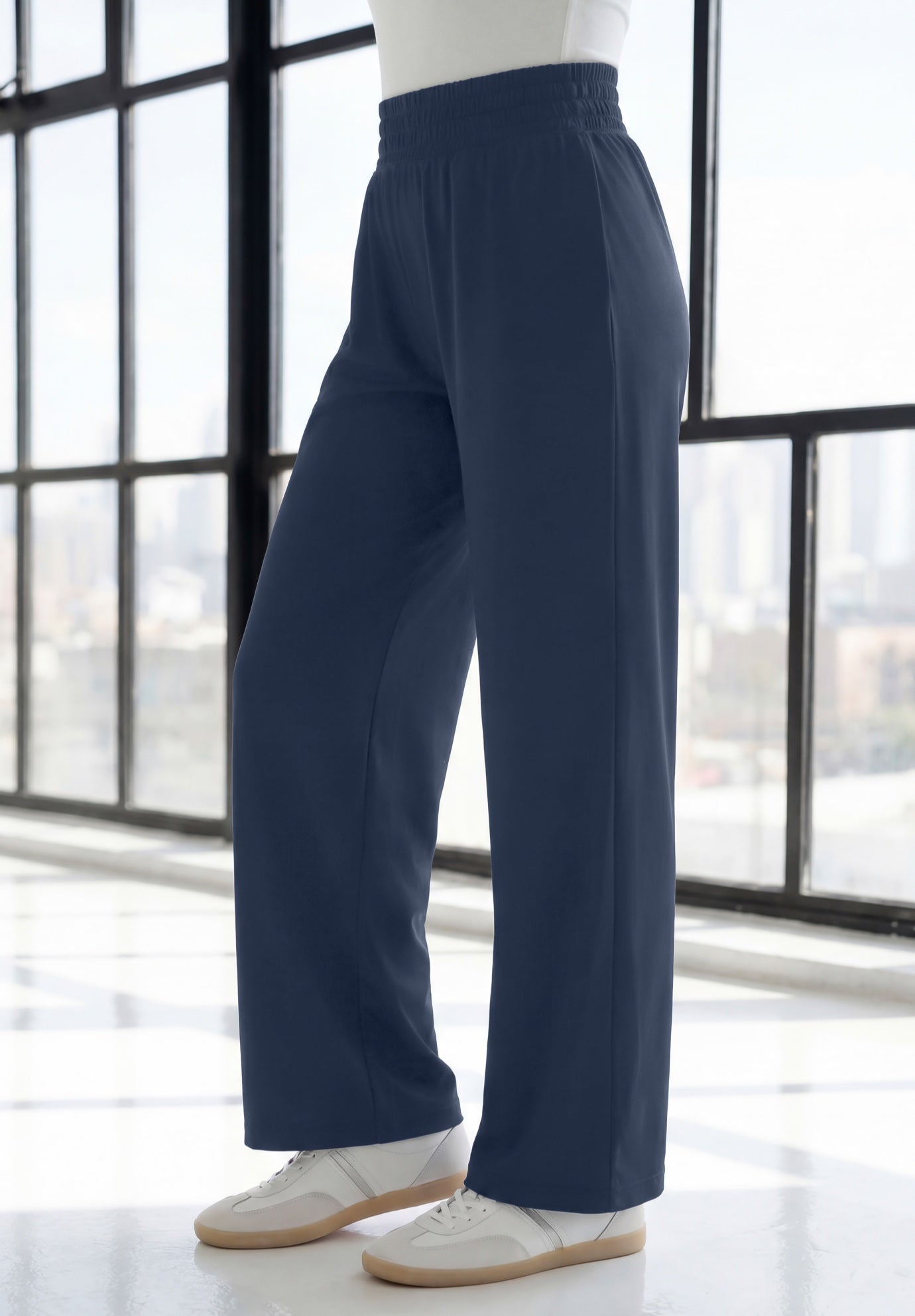 Plus Size Side-Pocket Wide-Leg Pull-On Pant image number 1