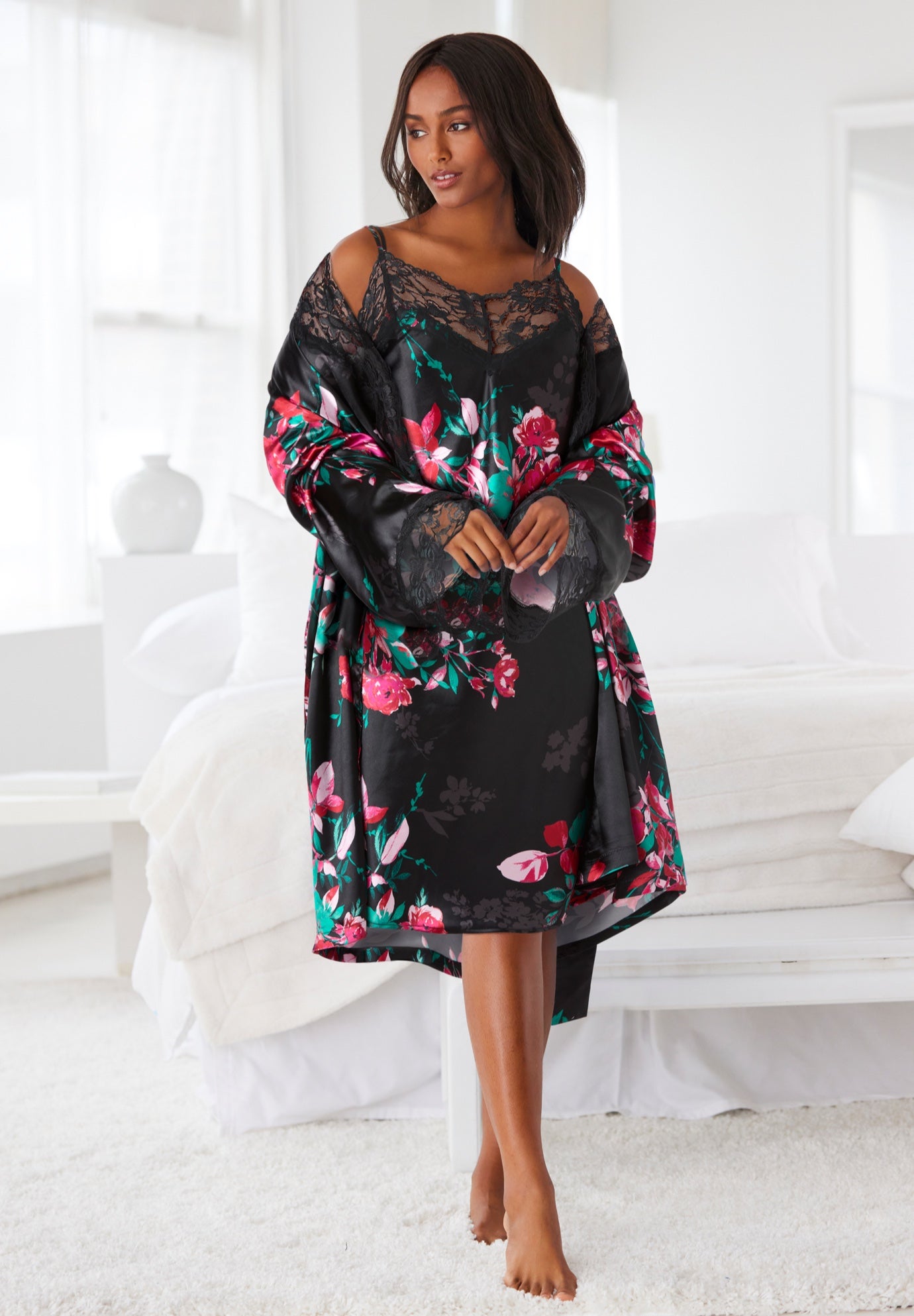 The Luxe Satin Short Peignoir Set image number 3