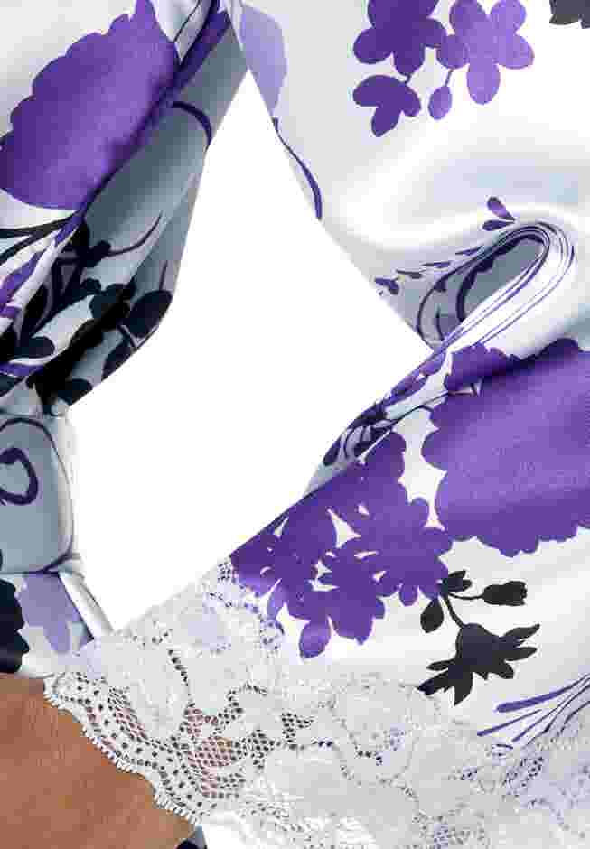 The Luxe Satin Short Peignoir Set image number 4